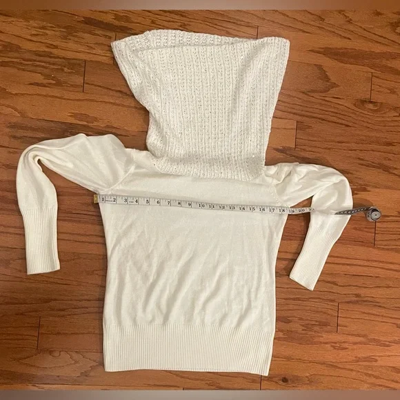 New York & Company- White Cowl Neck Sweater Size S - Picture 4 of 8